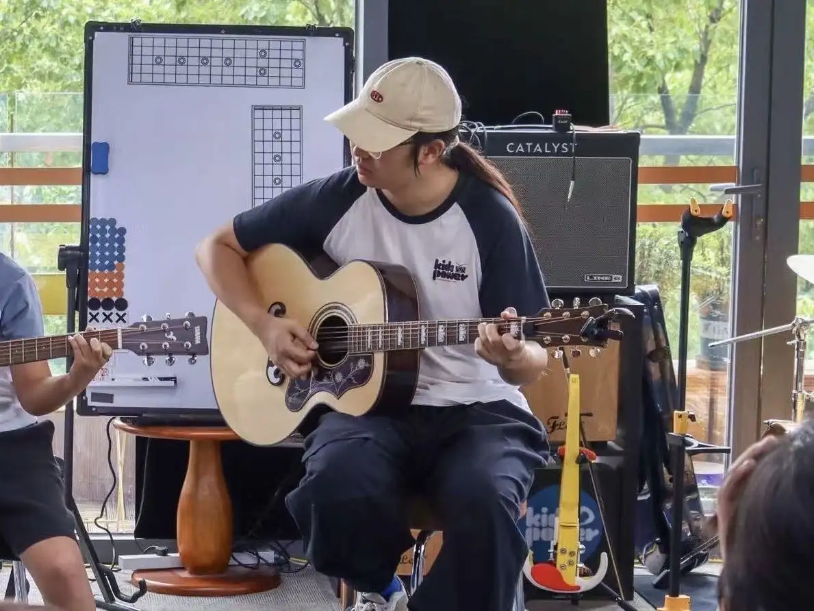 木吉他_张泽宇