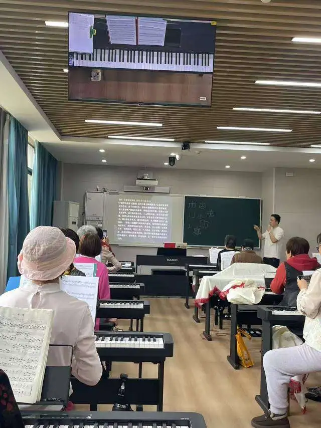 钢琴_方老师