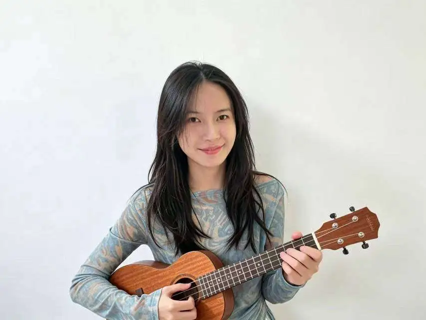 尤克里里_Chloe